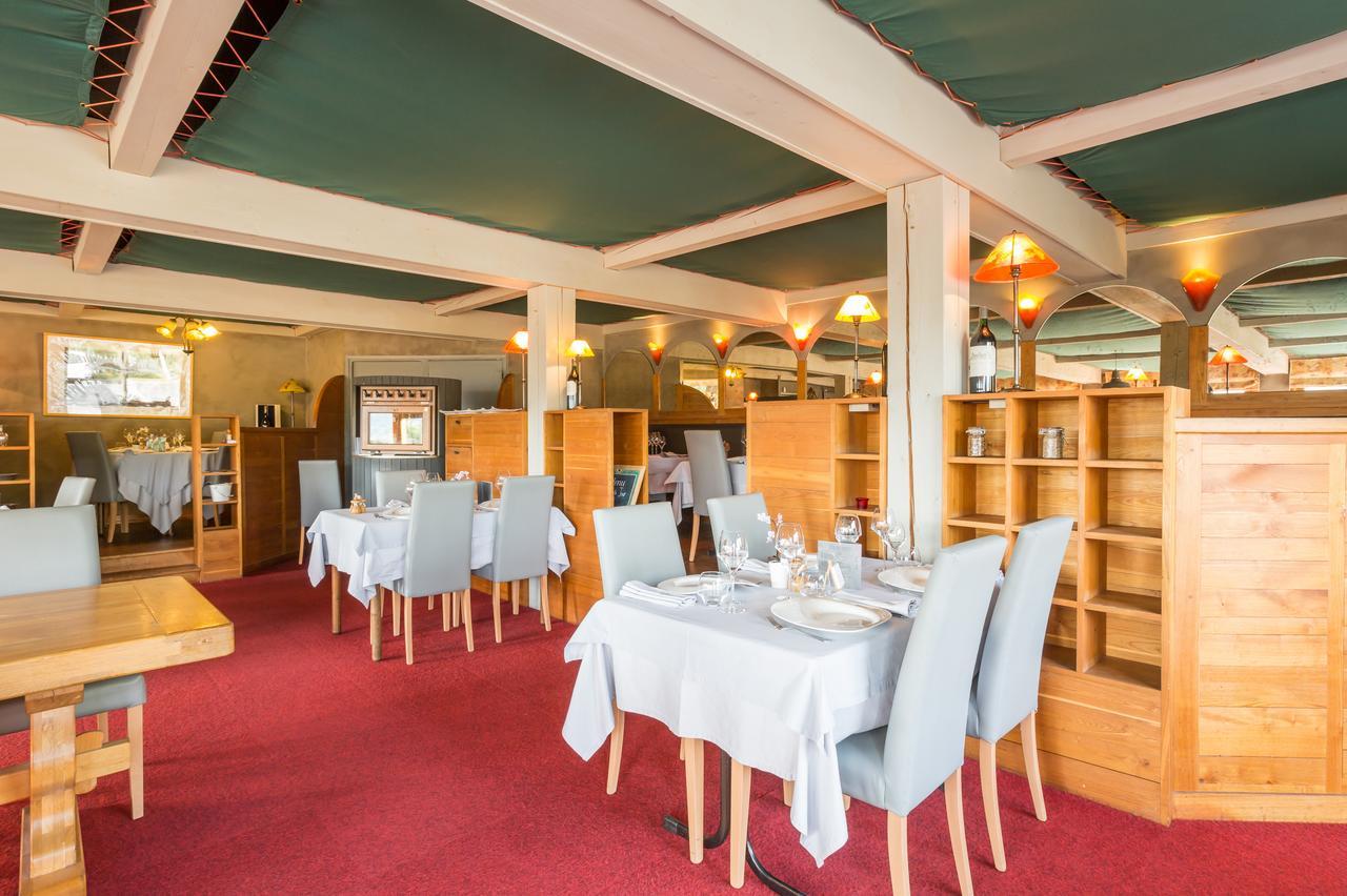 Logis Hotel Restaurant La Tour Dunières Exteriör bild